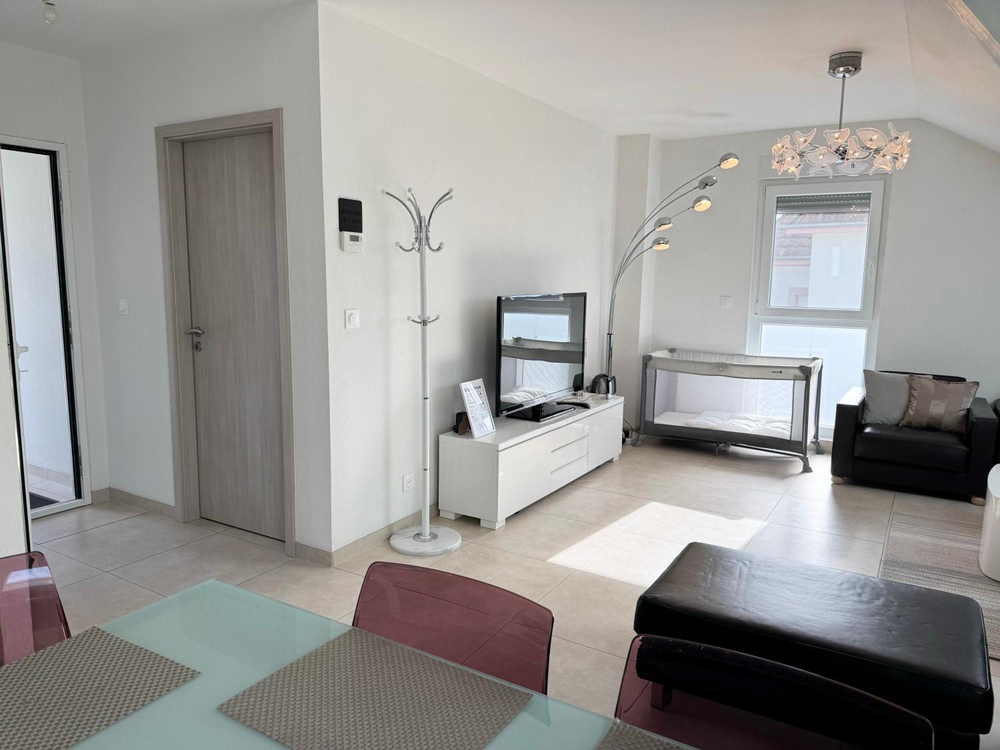 Appartement Bes,, Attique Neuf Avec Confort Wittenheim Eksteriør billede