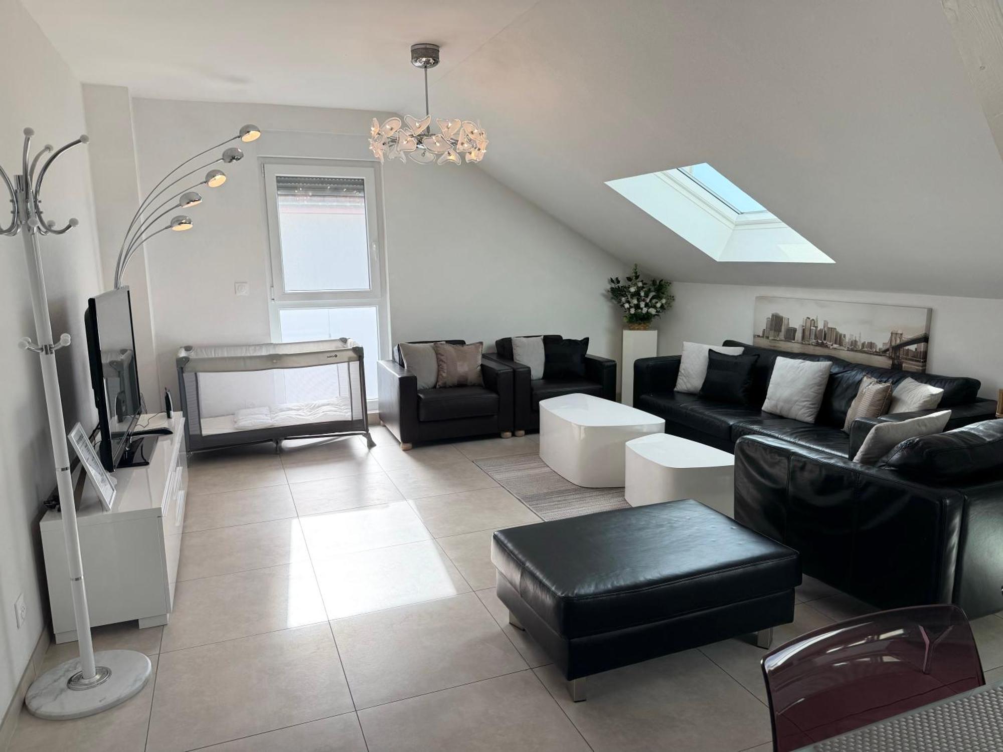 Appartement Bes,, Attique Neuf Avec Confort Wittenheim Eksteriør billede